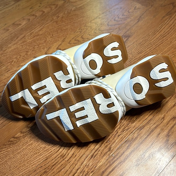 Sorel Kinetic Sneakers - Picture 4 of 6